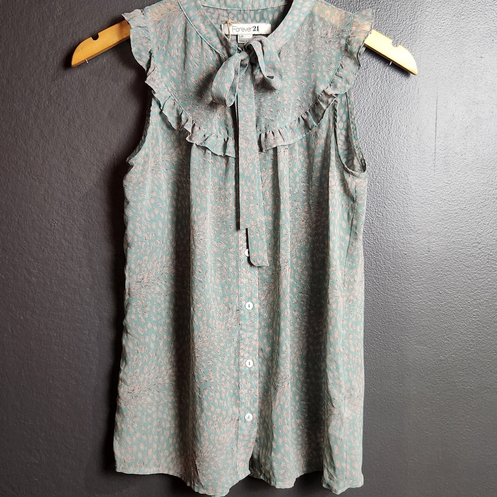 Forever 21 Women's Green Sleeveless Top